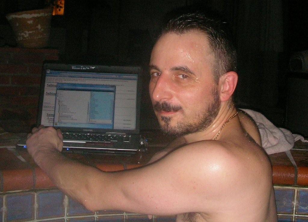 WinSCPing Drupal 5... in the hot tub!